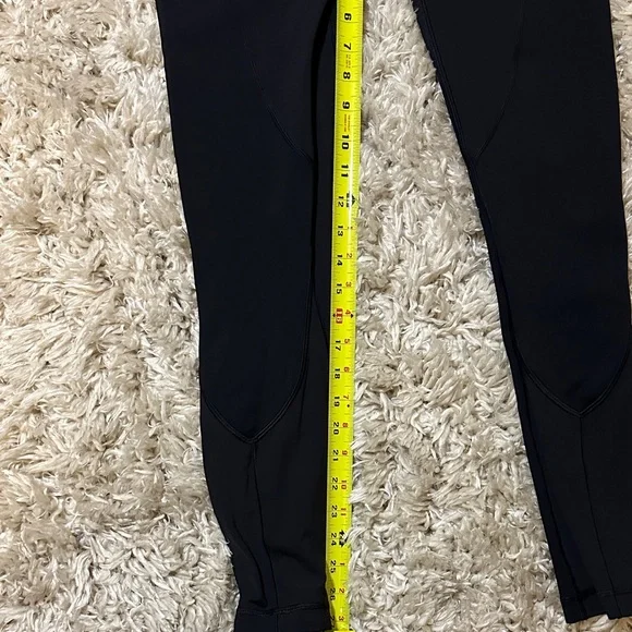 Lululemon Athletica Black Leggings with Pockets Sz 8 - Picture 4 of 6